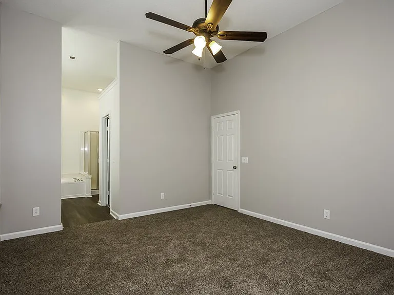13201 Peacock Ln — Photo 9