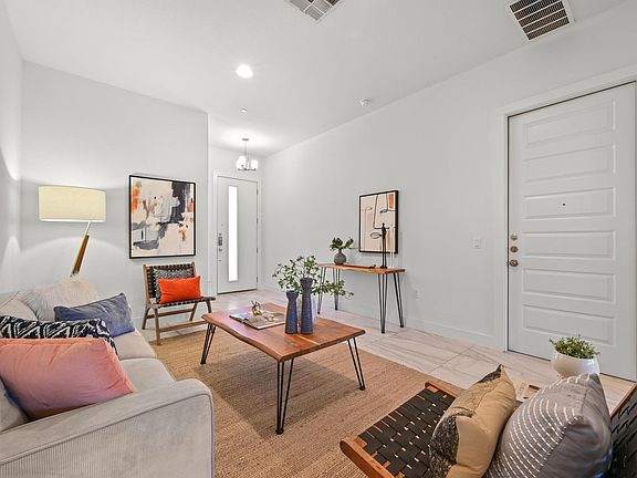 4th image of 8922 Menchaca Rd #303