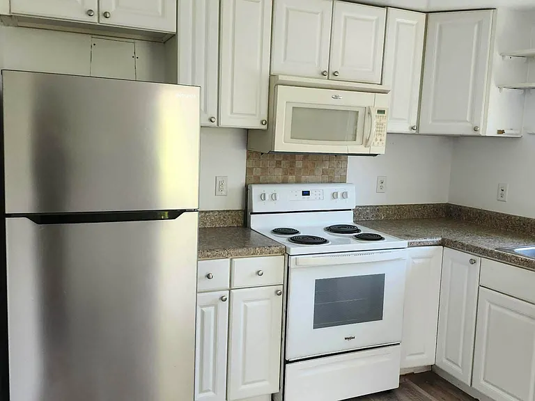 1100 Logan Ave #2B — Photo 5