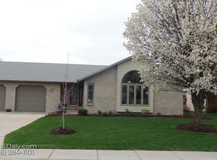 3203 Dixie Sq, Grand Island, NE 68803