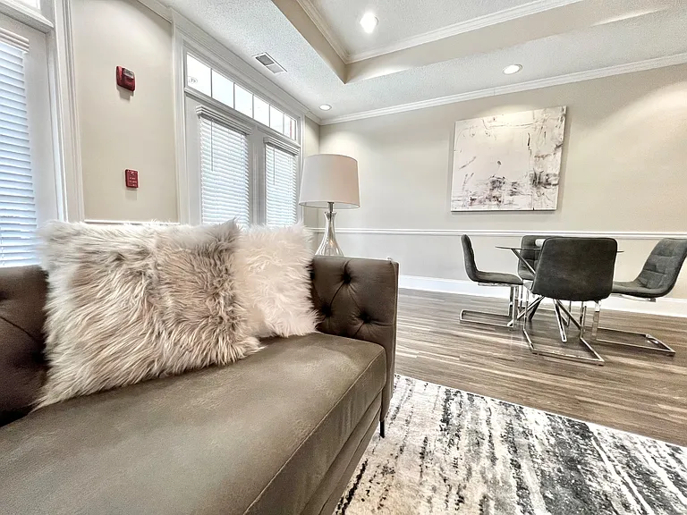 Mountainside Manor — Photo 25