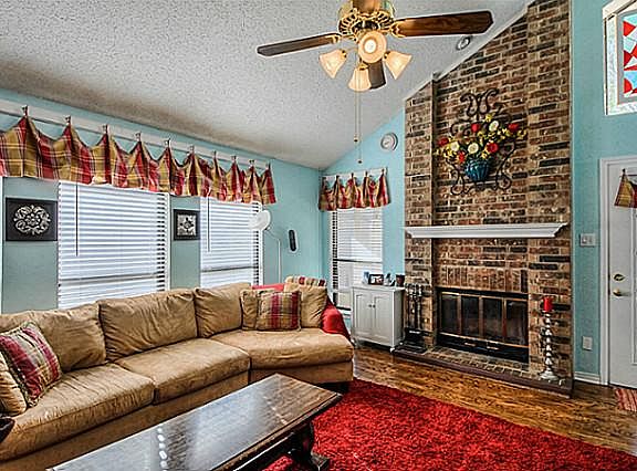 5th image of 3820 Clover Hill Ln