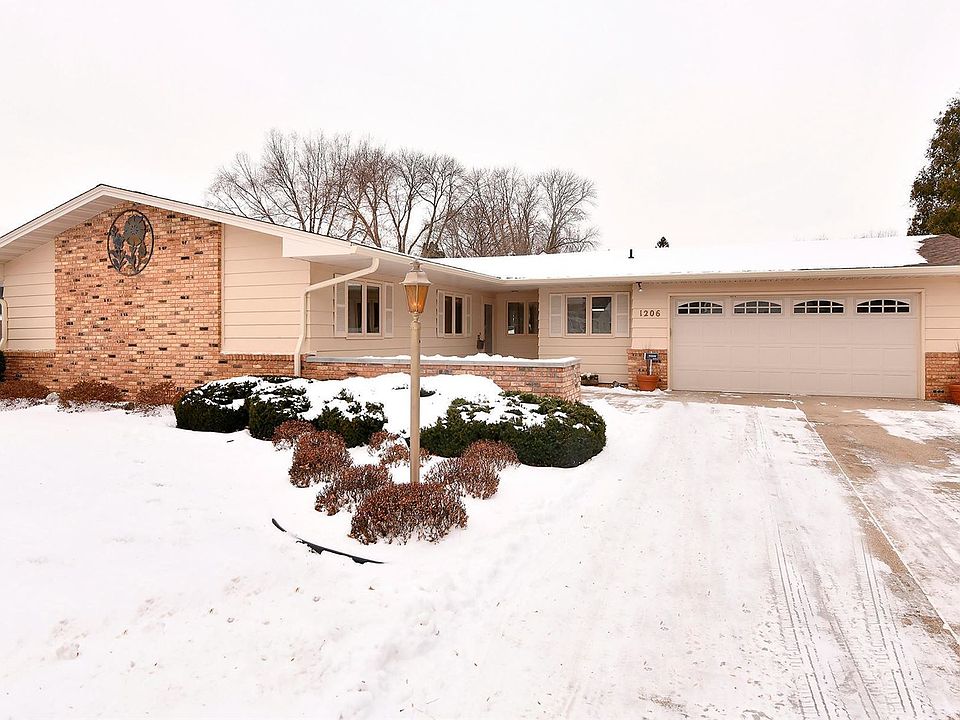 1st image of 1206 Kast Ave