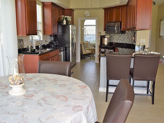 4th image of 5104 Formosa Cir