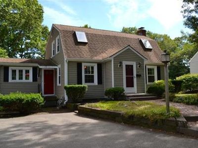 4 Heritage Hl, Dedham, MA, 02026