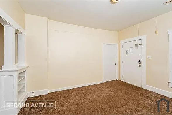3201 Avenue E — Photo 8