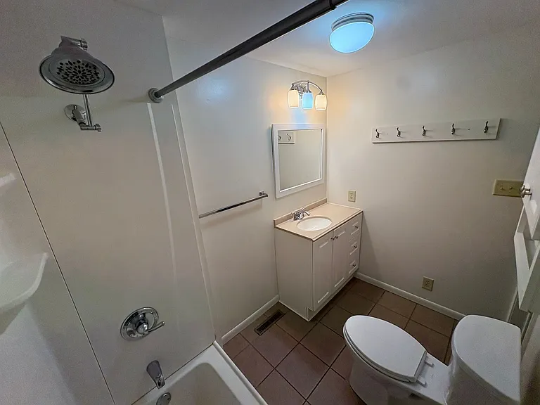 2209 Hawthorne Ave — Photo 25
