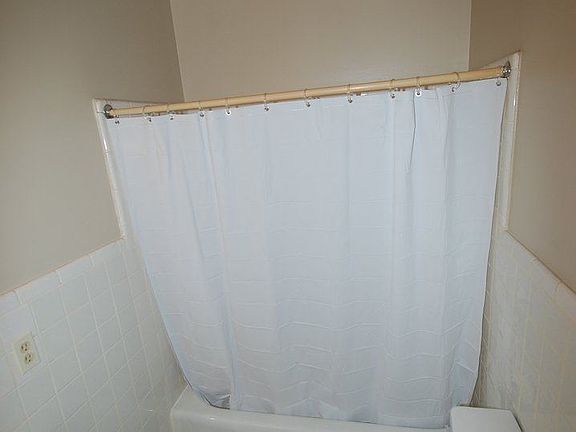 3rd image of 704 W M Ave APT 202
