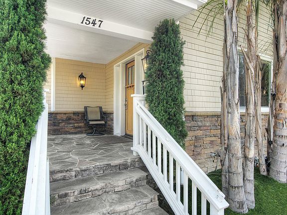 2nd image of 1547 S Carmelina Ave