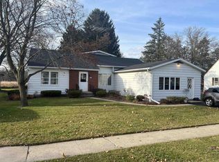 413 N Clinton St, Princeton, WI 54968