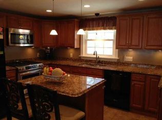 29 Heroux Blvd, Cumberland, RI 02864