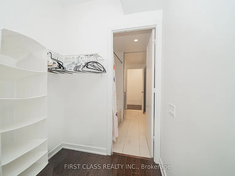 33 Charles St E #1409 — Photo 12