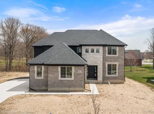 53972 Carrigan Dr, New Baltimore, MI 48047