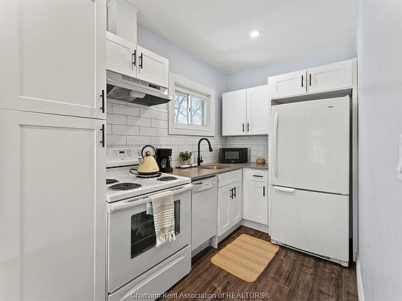 3rd image of 135 William St N #4