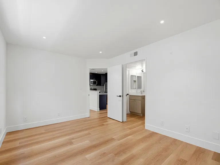 TALA Local at 832 Croft — Photo 18