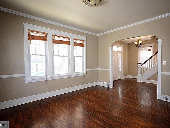 3rd image of 623 Guilford Ave #1