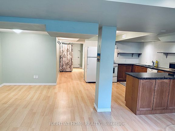 4th image of 163 Williamson Dr E