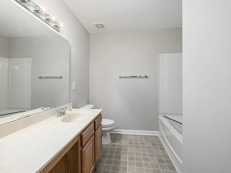 3030 Remington Oaks Cir — Photo 8