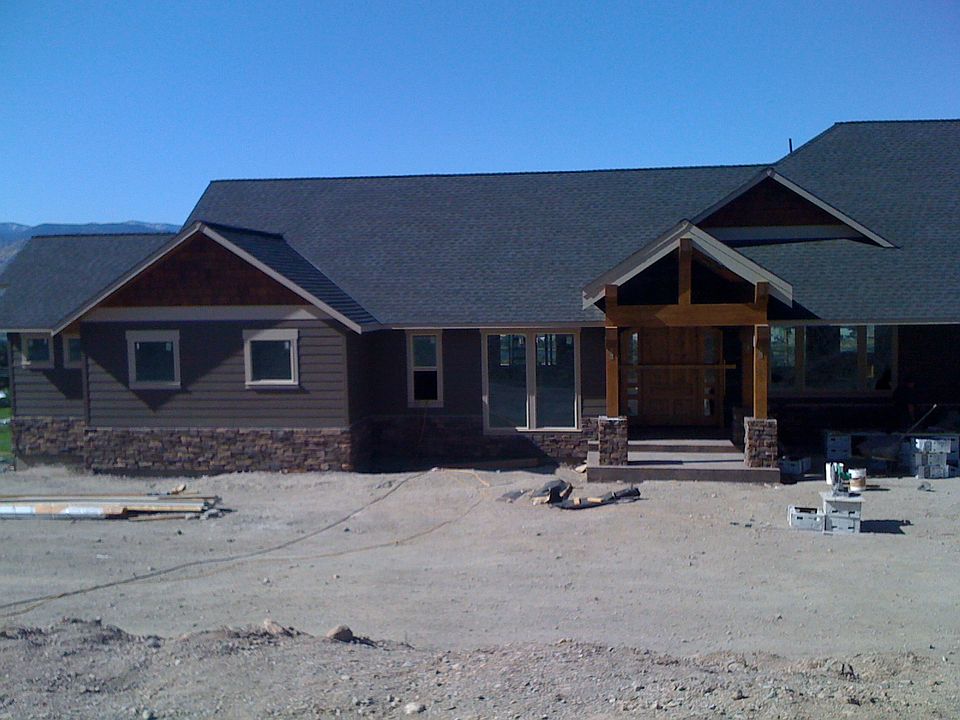1st image of 15 Holcomb Dr
