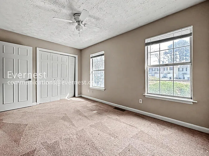 4256 Worth St — Photo 10