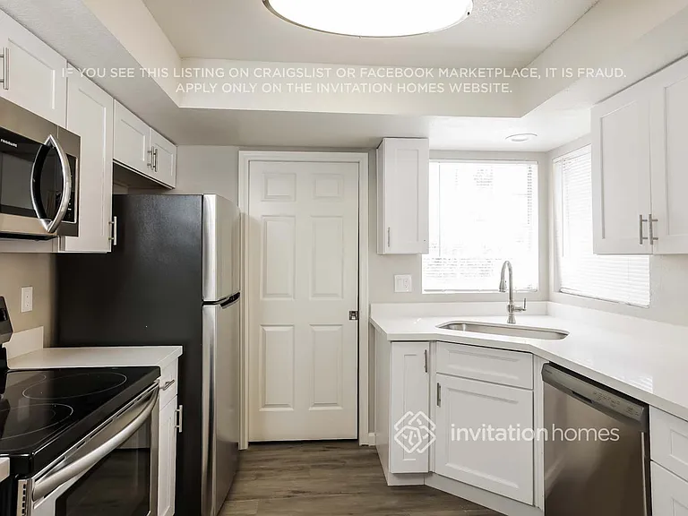 3856 E Acoma Dr — Photo 5