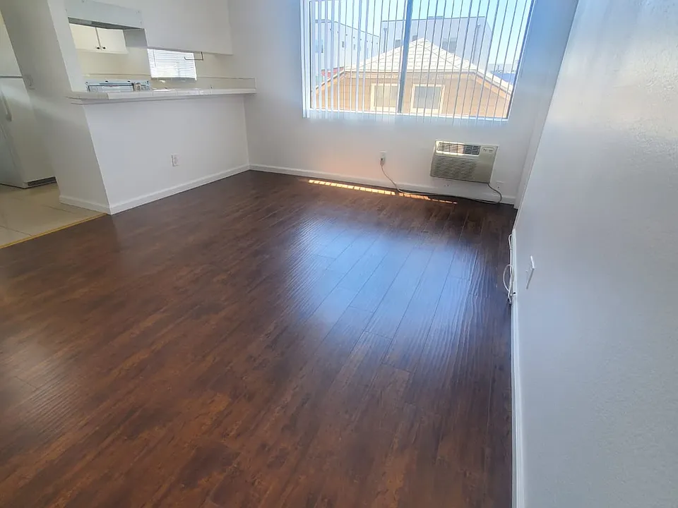 516 N Oxford Ave #1