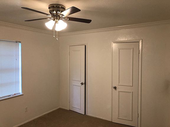 4th image of 402 Shady Ln