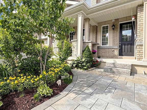 3rd image of 24 Pennycross Cres