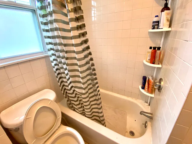 3 Oswald St #3 — Photo 16