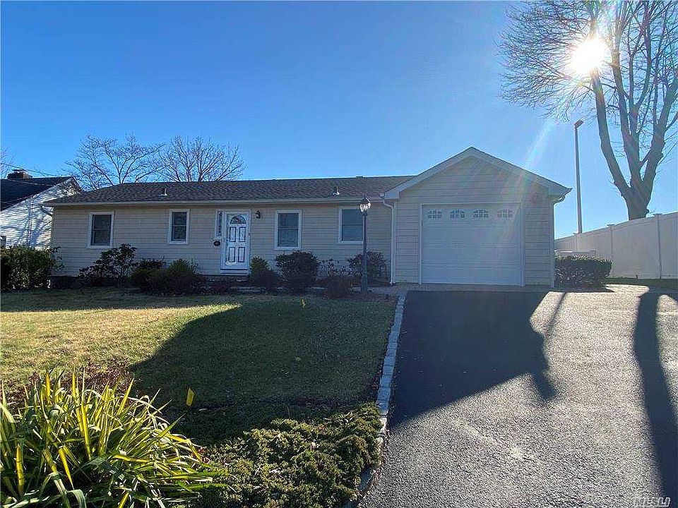 1st image of 4 Croyden Ave