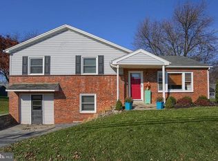 23 Kensington Dr, Camp Hill, PA 17011