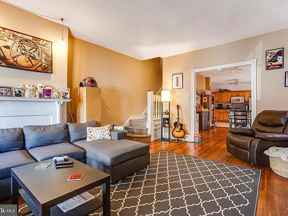 4th image of 303 Roxborough Ave