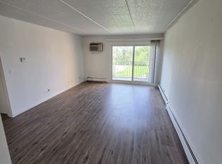 300 W Fullerton Ave APT 325, Addison, IL 60101