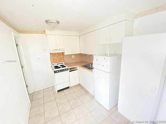 3rd image of 117 Curtiss Pkwy #3