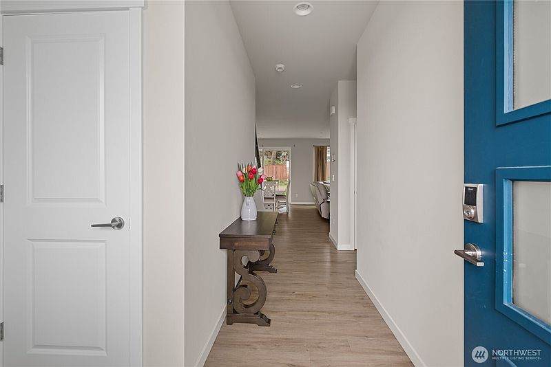 3rd image of 2120 SW Putnam Drive
