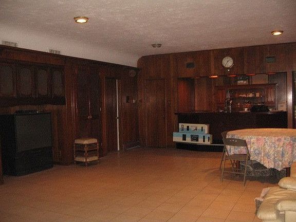 19 x30 Den/Family Room