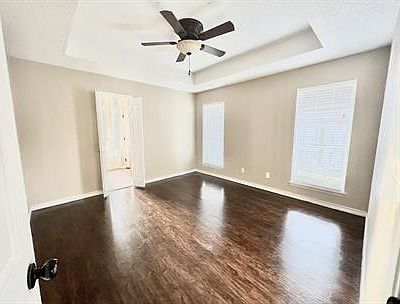 3rd image of 5215 Northview Dr