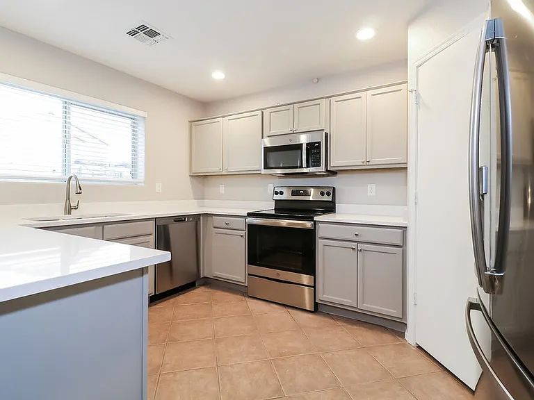 24254 W Desert Bloom St — Photo 7
