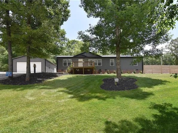 140 Paradise Ln, New London, NC 28127