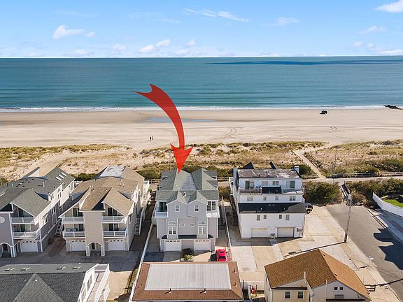 2nd image of 2910 Marine Pl