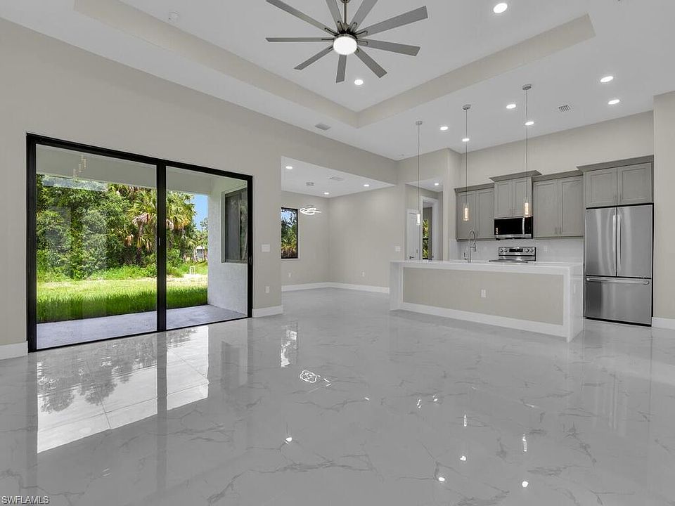 1st image of 410 Plumosa AVE