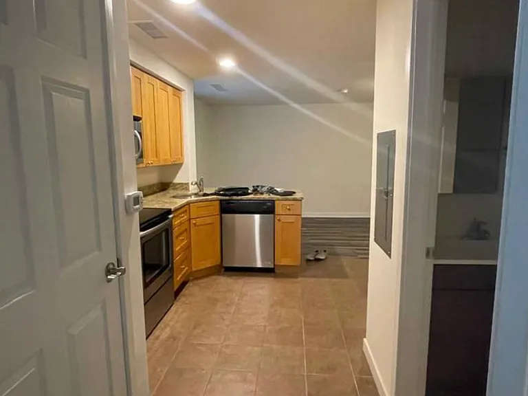 1031 Spring St #1A — Photo 2