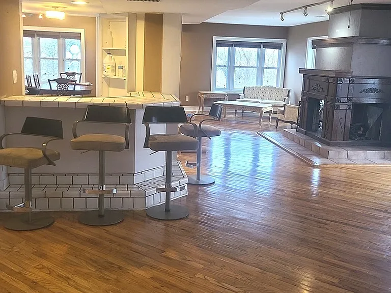 630 Whitney Ave — Photo 14