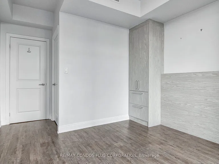 18 Yorkville Ave #2505 — Photo 31