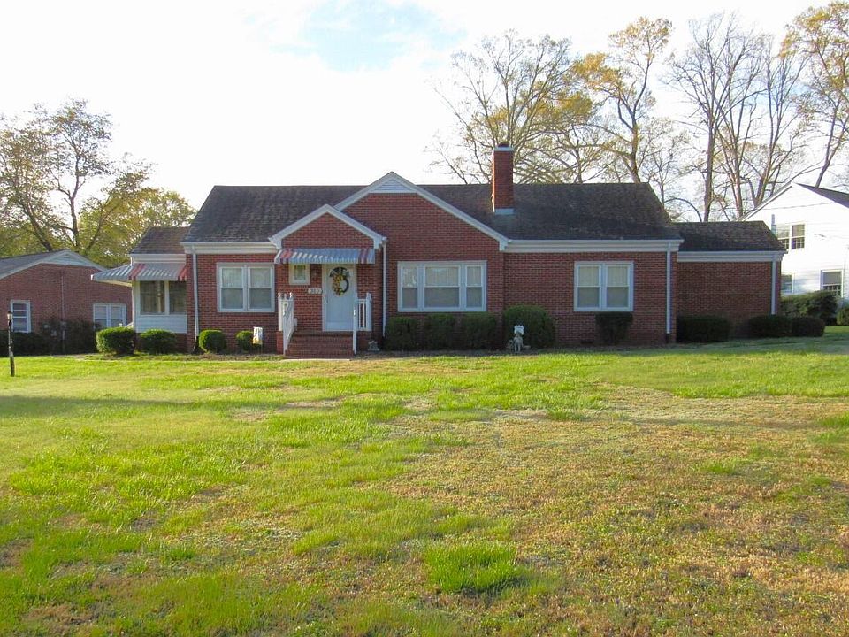 1st image of 300 Forest Rd