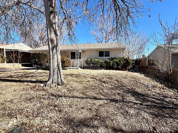 3rd image of 609 Manitoba Dr