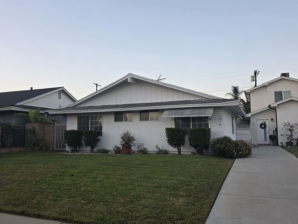 1st image of 10876 Arleta Ave