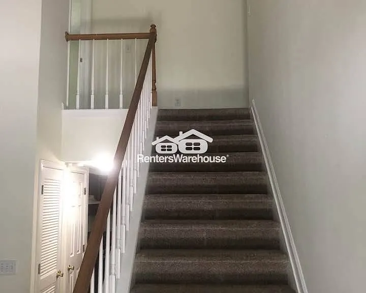 3564 Manchester Dr — Photo 8