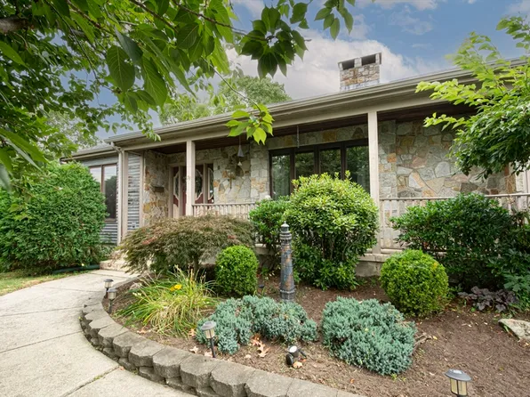 74 Ray St, Ludlow, MA 01056