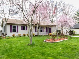 663 Saunders Ave, Holland, MI